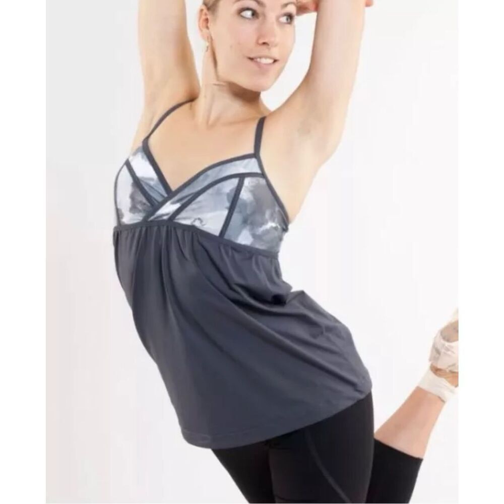 Lululemon Women's Sz 8 Rehearsal Tank Top Strappy Workout Athletic Yoga Shirt